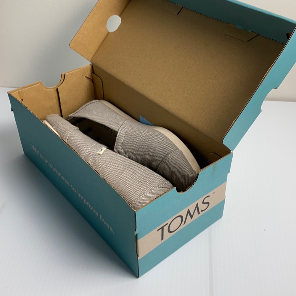 Grey Toms